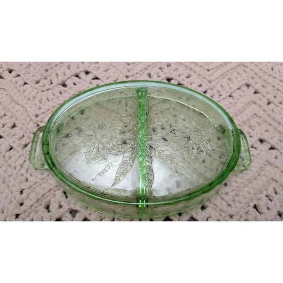 Vintage Federal Glass Poinsettia Green Uranium Glass Divided Relish Dish Oval - Picture 4 of 6